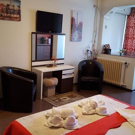 Garsoniera Ioana Apartment Bucureşti Ngoại thất bức ảnh