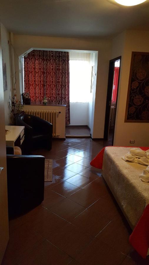 Garsoniera Ioana Apartment Bucureşti Ngoại thất bức ảnh